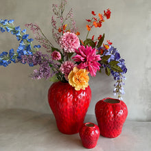 Afbeelding in Gallery-weergave laden, Vase strawberry L
