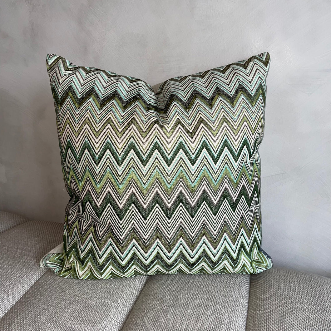 Cushion zigzag green