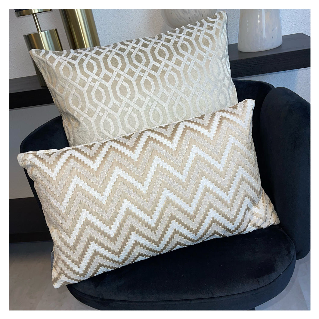 Cushion zigzag warm beige